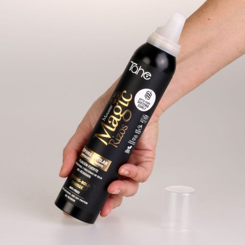 ESPUMA DE FIXAÇÃO FORTE E FLEXIVEL MAGIC CURLS - 200ML